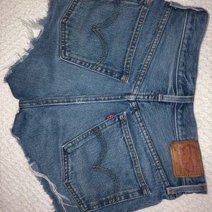 Levis 501 High-Rise Shorts Medium Wash